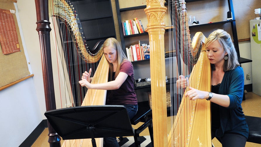 performance orchestral harps