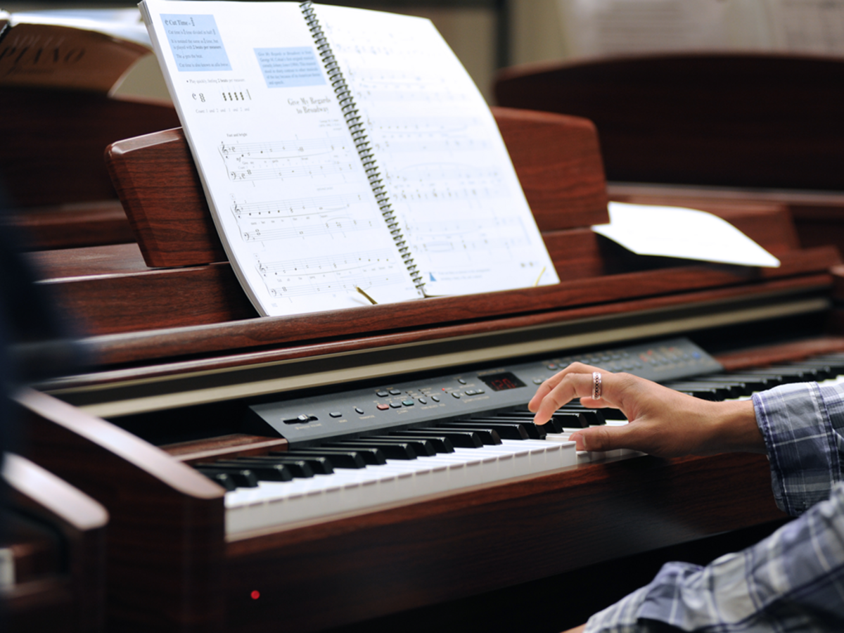 electronic-piano-lab