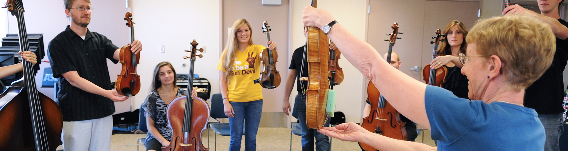 Schmidt-students-violin